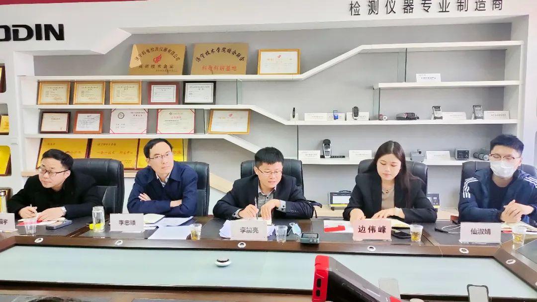 濟寧市助企攀登調(diào)研保障組一行來訪科電公司以實際行動支持企業(yè)科技創(chuàng)新攀登進階